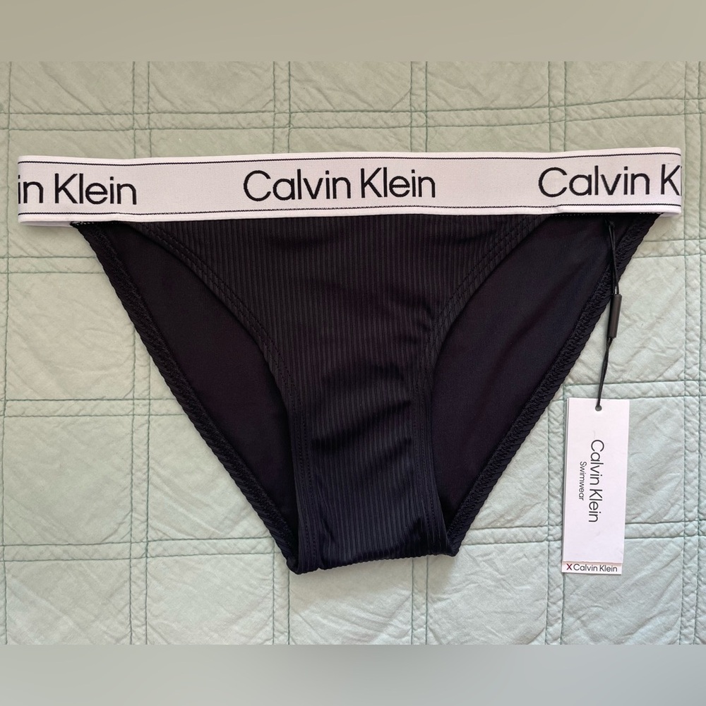 Calvin Klein bikini bottom (M)